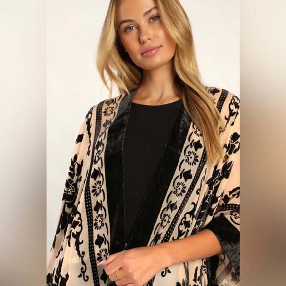 Velvet Burnout Fringe Kimono. Bohemian - Picture 6 of 13